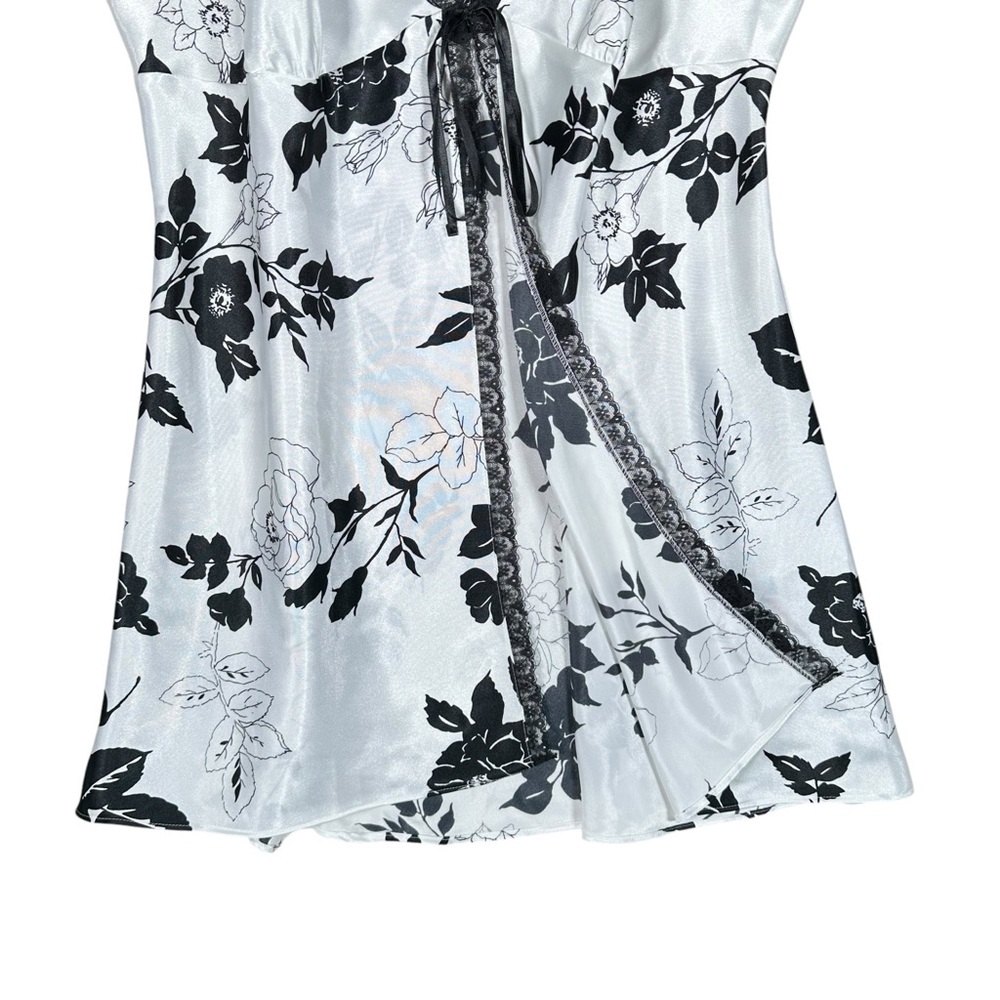 VICTORIA’S SECRET Satin Floral Chemise Teddy - Picture 4 of 8
